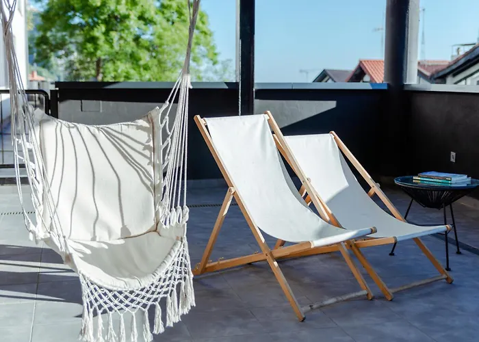 Cats Hostel San Sebastian Хостел