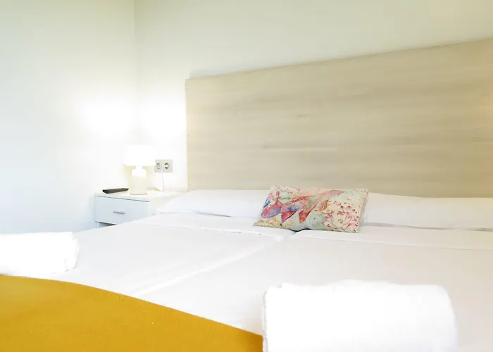 Cats Hostel San Sebastian * Сан-Себастьян