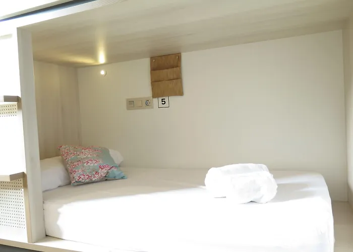 Хостел Cats Hostel San Sebastian *