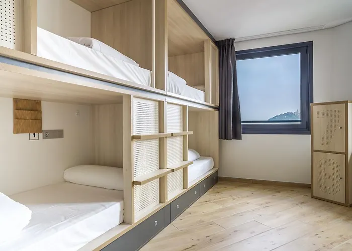 Хостел Cats Hostel San Sebastian Сан-Себастьян