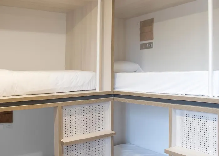 Хостел Cats Hostel San Sebastian *