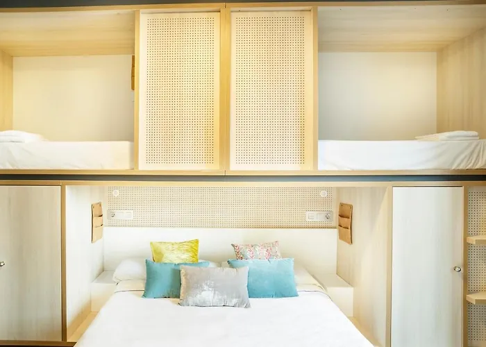 Cats Hostel San Sebastian *