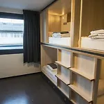 Cats Hostel San Sebastian Хостел *